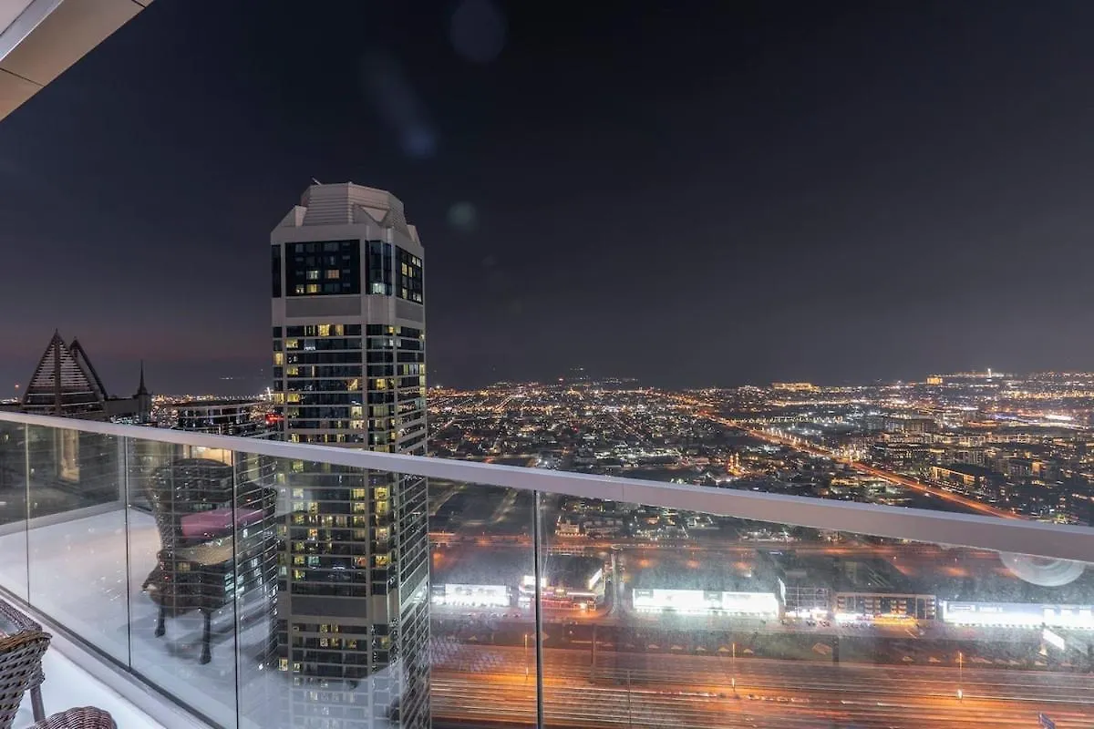 Prestigious 2-Bedroom Apartment With Easy City Access In Business Bay Dubai 0*,