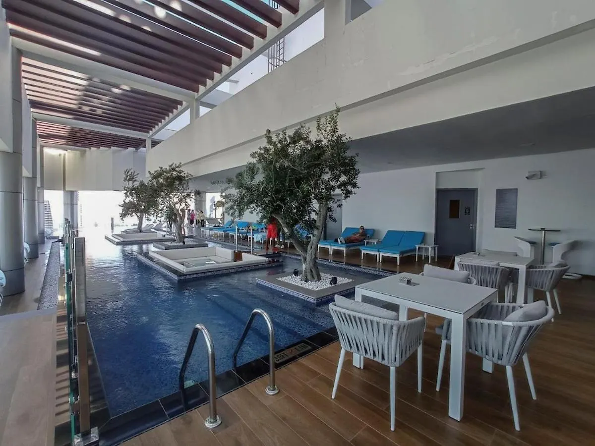 Prestigious 2-Bedroom Apartment With Easy City Access In Business Bay Dubai 0*,  United Arab Emirates